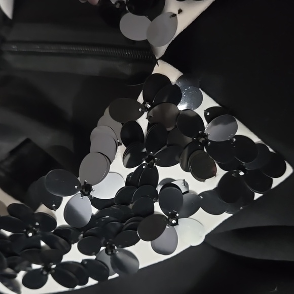 Trina Tucker Black Short Sleeve Top with Sequins Collar Size S - Picture 4 of 4